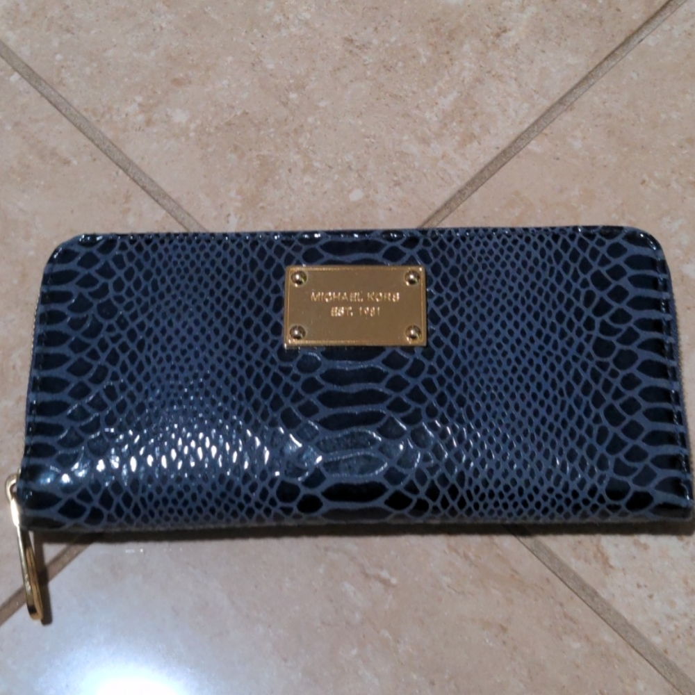 Michael Kors Dark Navy Wallet
